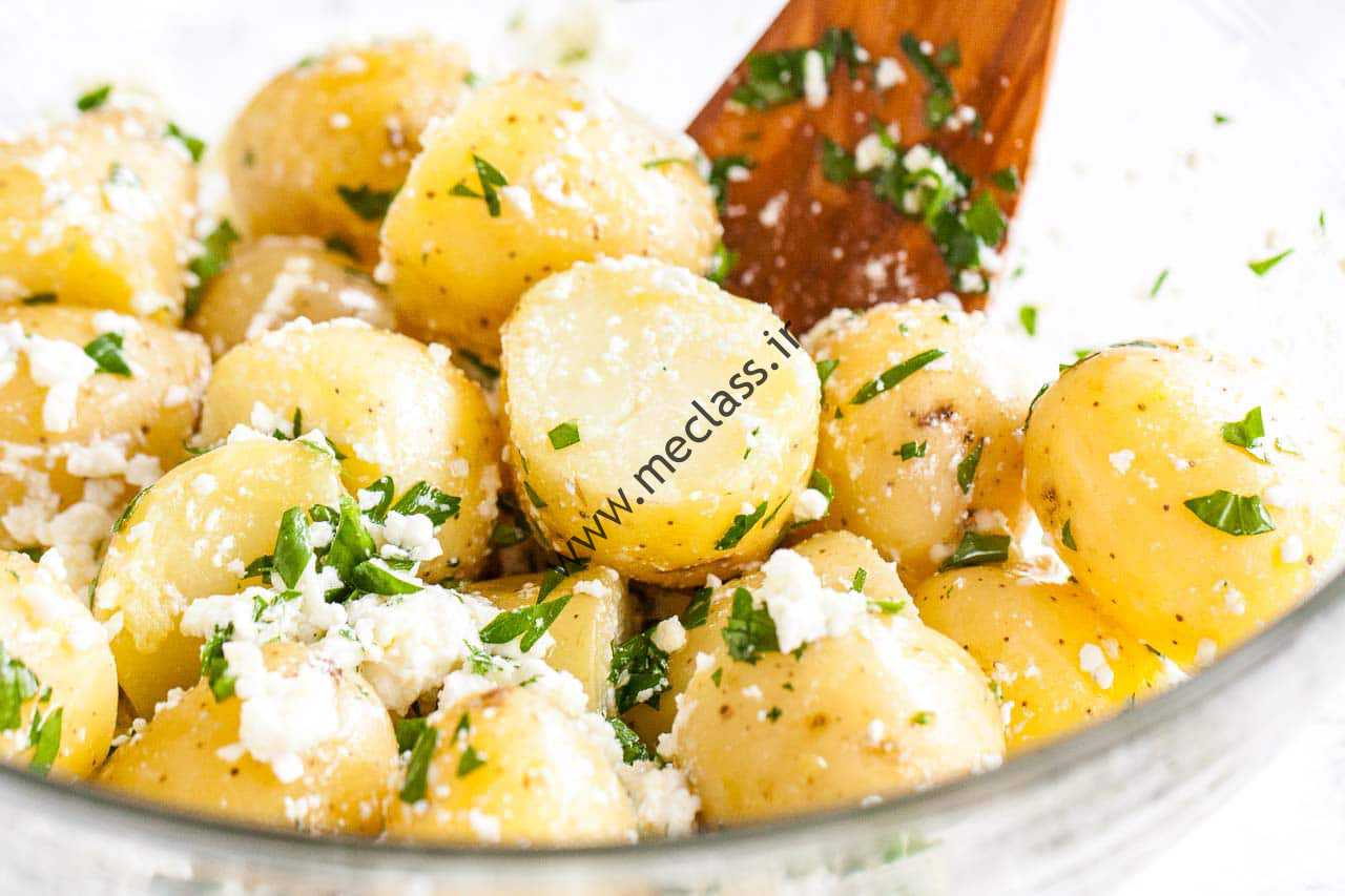 طرز پخت سیب زمینی پنیری، روشی جذاب و خوشمزه سیب زمینی پنیر