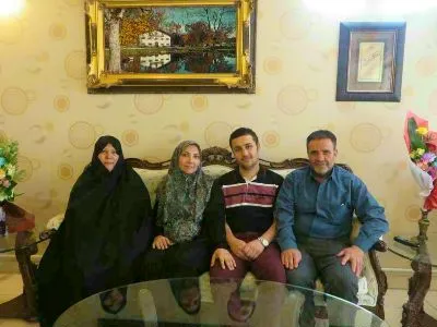 File:امیررضا براتی نفر دوم از راست.jpg - Wikimedia Commons
